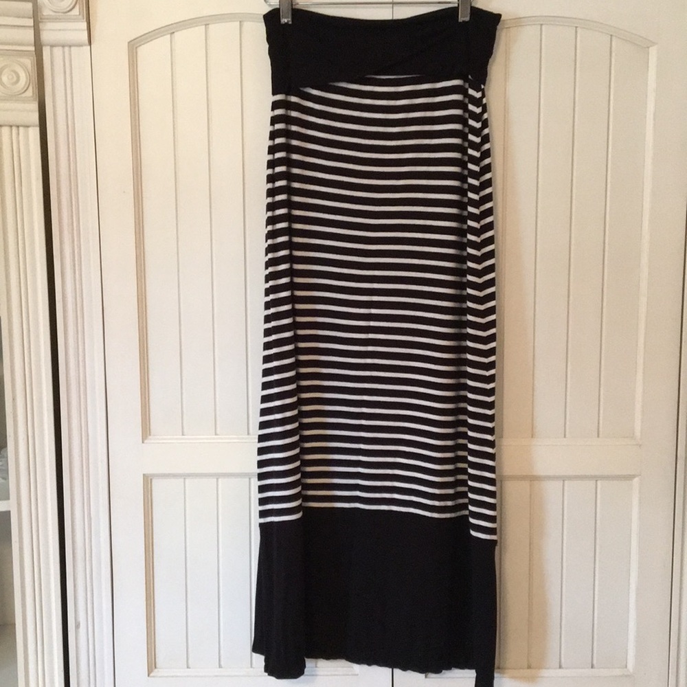 Max Studio maxi skirt